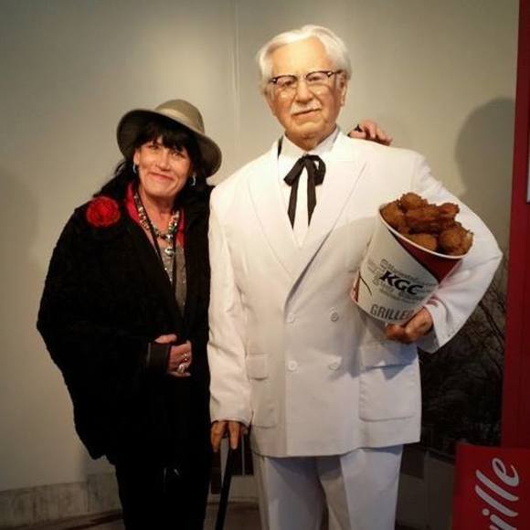 Meet your Posher, Robyn - Picture 1 of 1